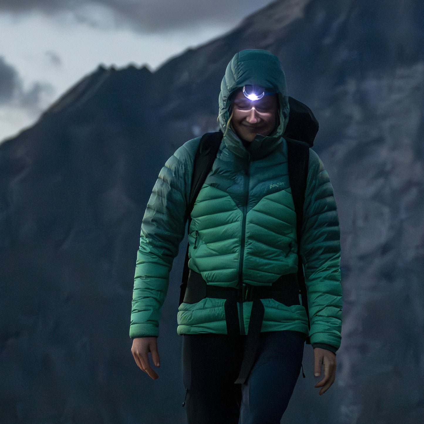 Bergans Tind Light Down Jacket Hood Women Light Malachite Green/Malachite Green