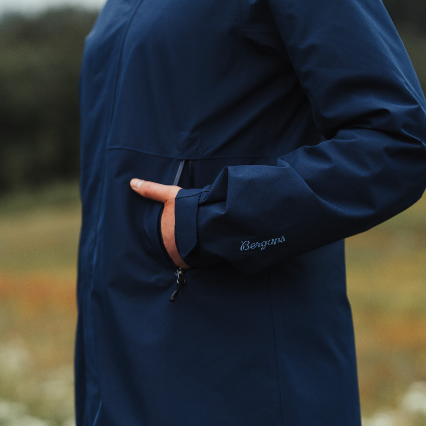 Bergans Urban 2L Shell Coat Women Navy Blue