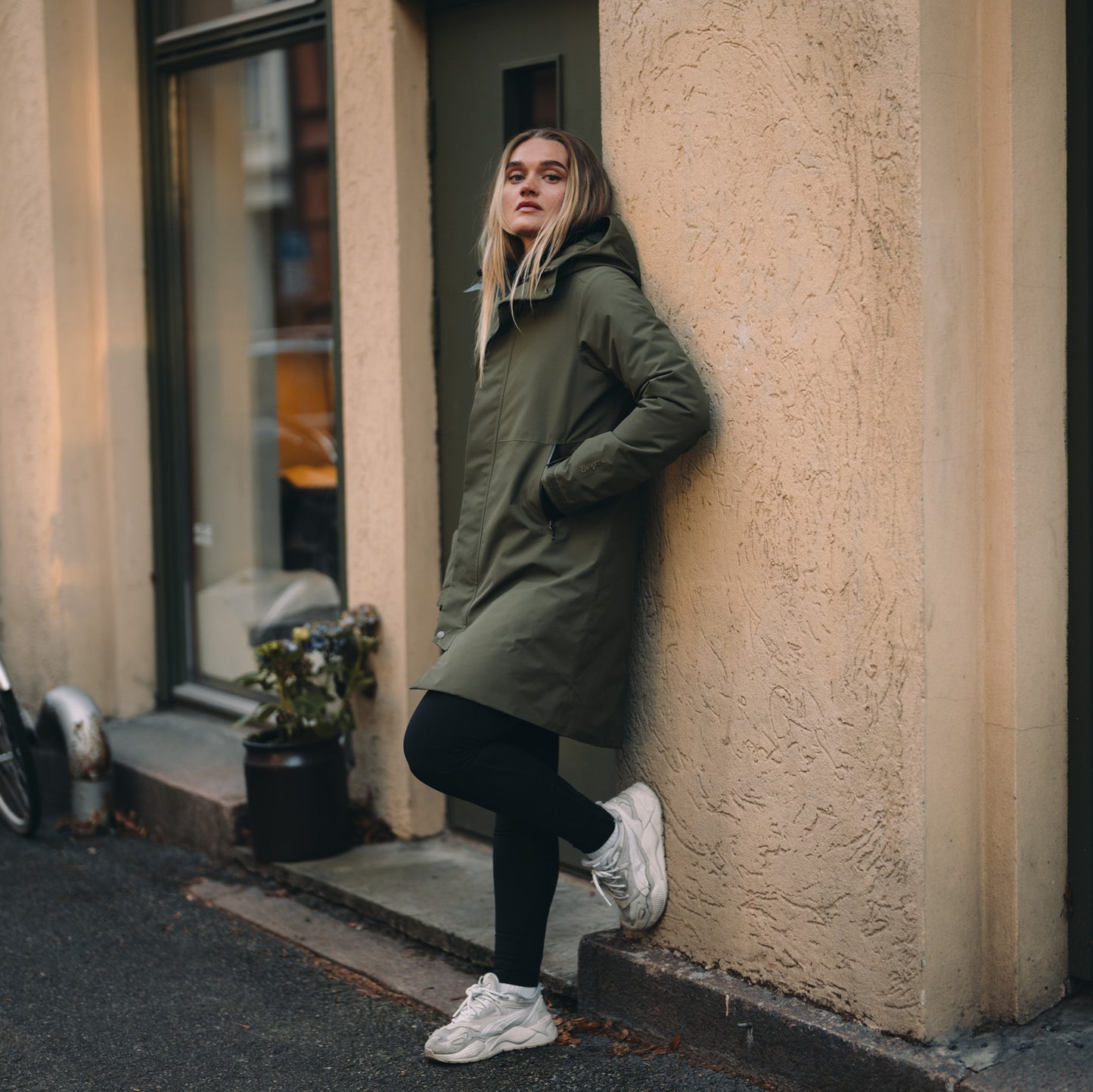 Bergans Urban Insulated Shell Coat Women Dark Green Mud