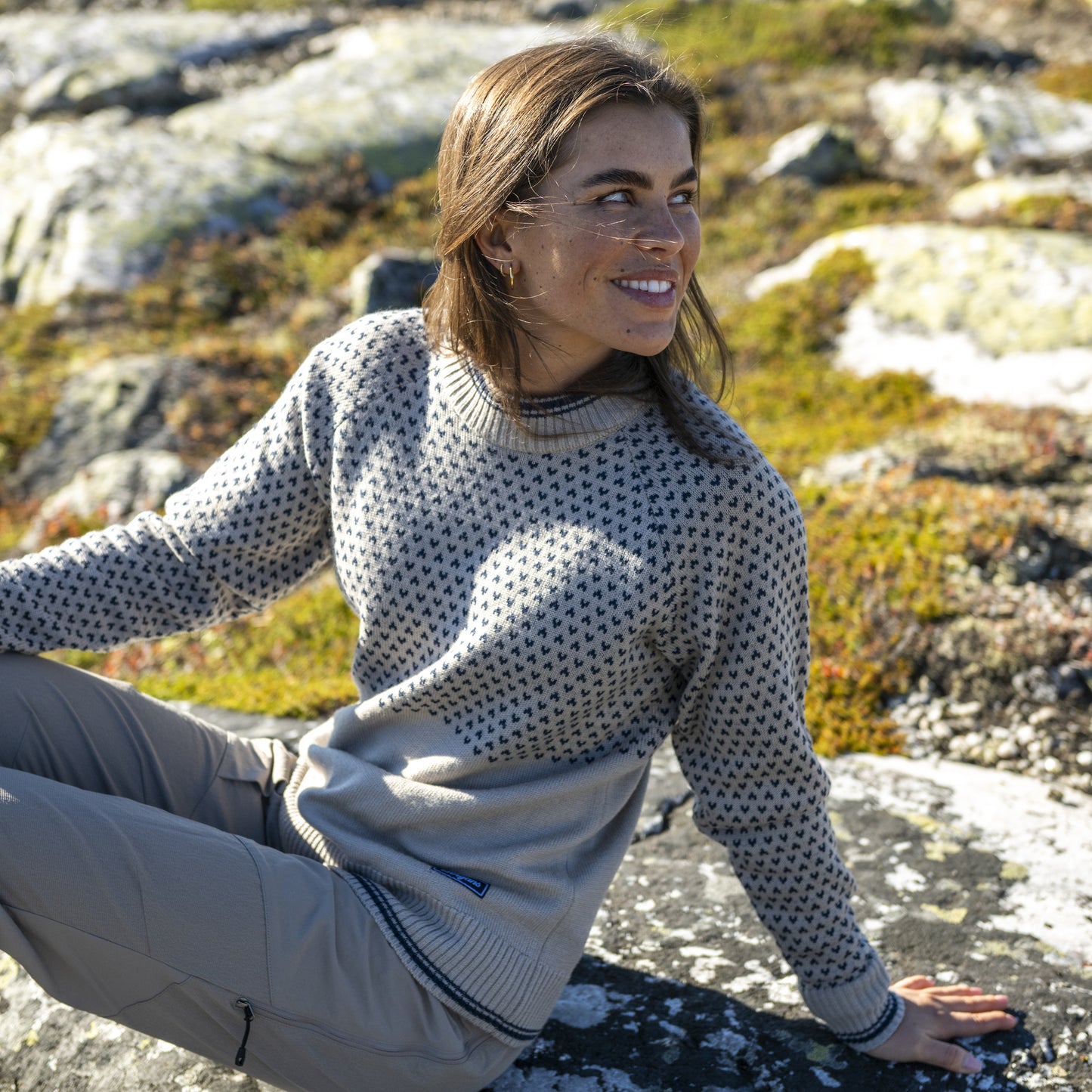 Bergans Alvdal Wool Jumper Women Sandstone / Navy Blue