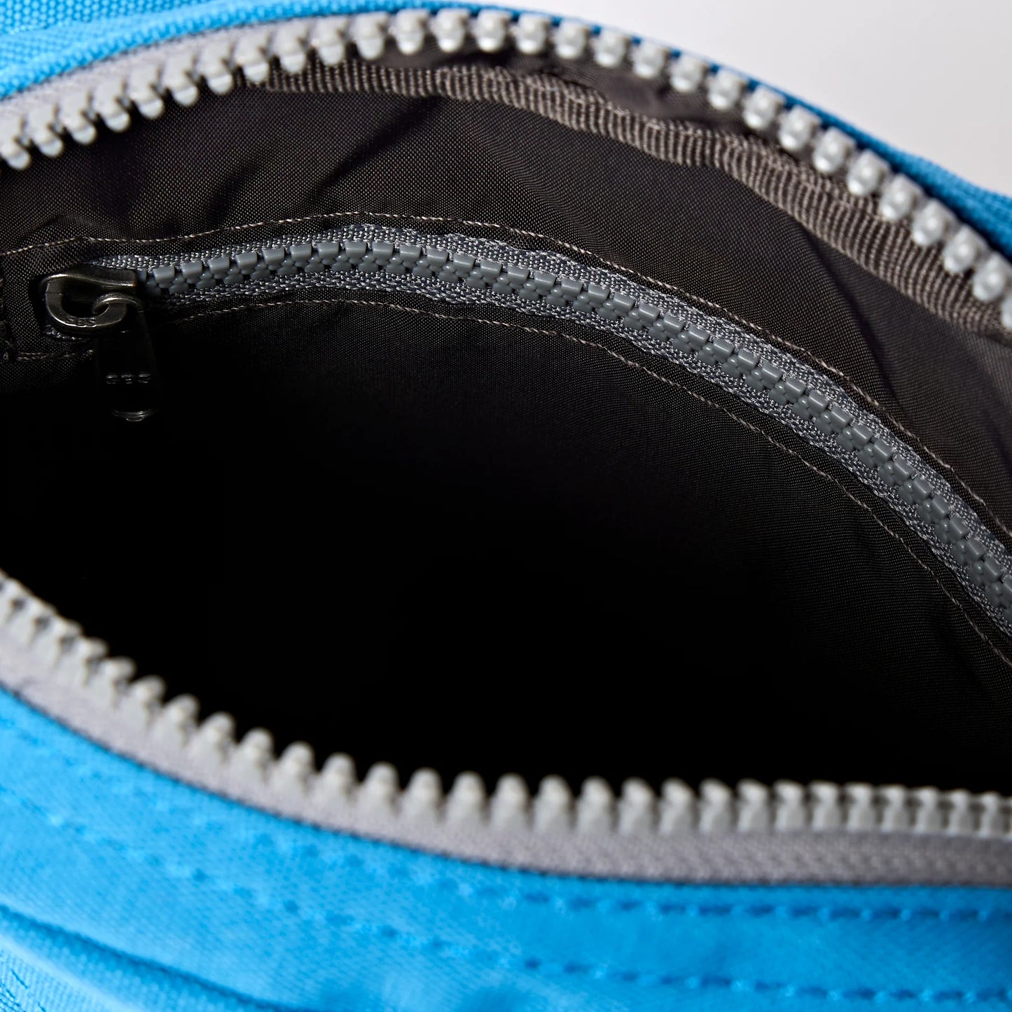 ROKA London Bond Canvas Malibu Blue