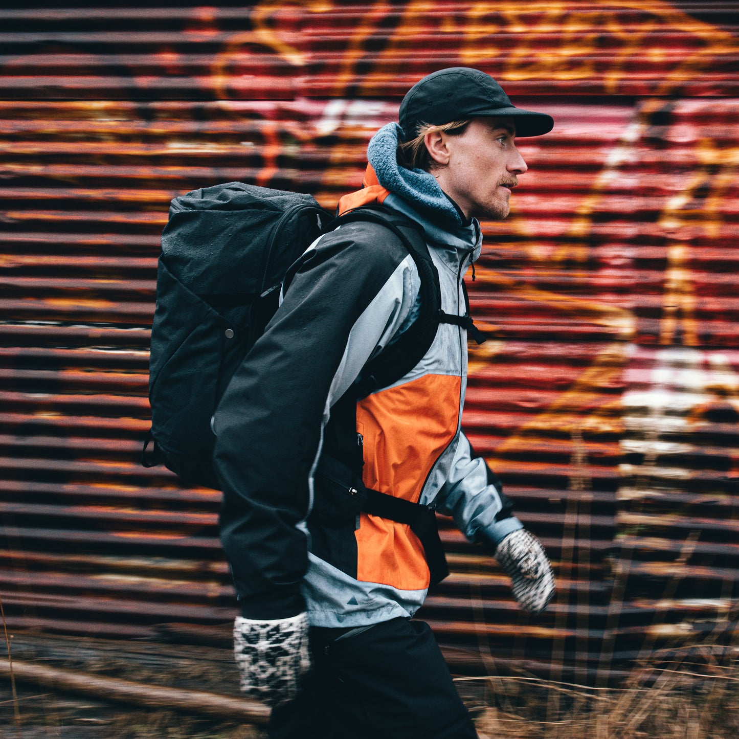 Bergans Vaagaa Daypack 26 M/L Black/Dark Shadow Grey
