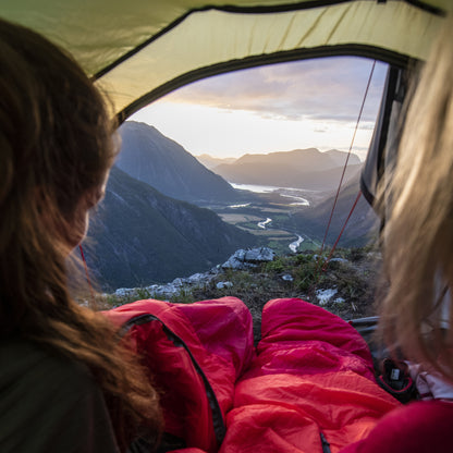 Bergans Romsdal 2-Person Tent Solid Light Grey / Bright Magma